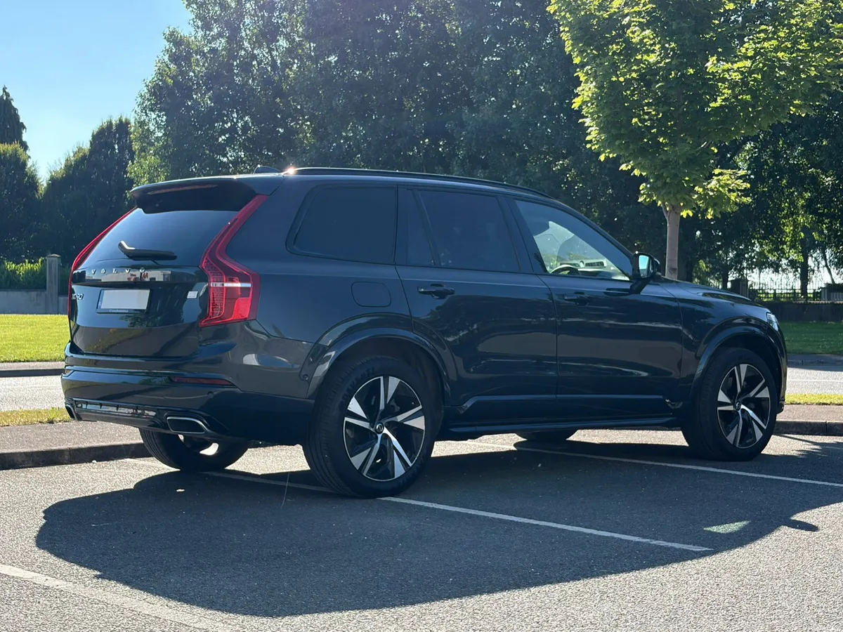 211 Volvo XC90 T8 R-Design 390 AWD 7 Seats Hybrid - Image 3