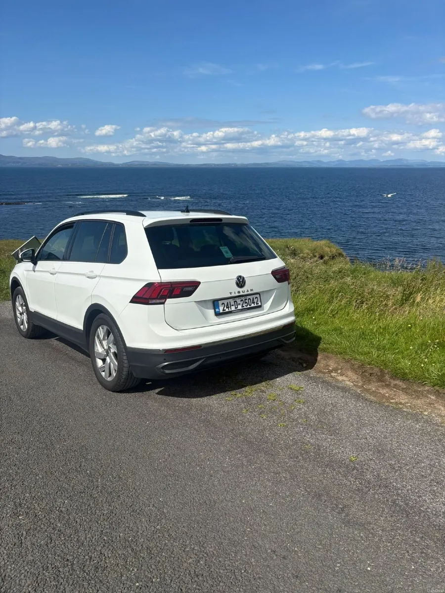 Volkswagen Tiguan 2024 - Image 3