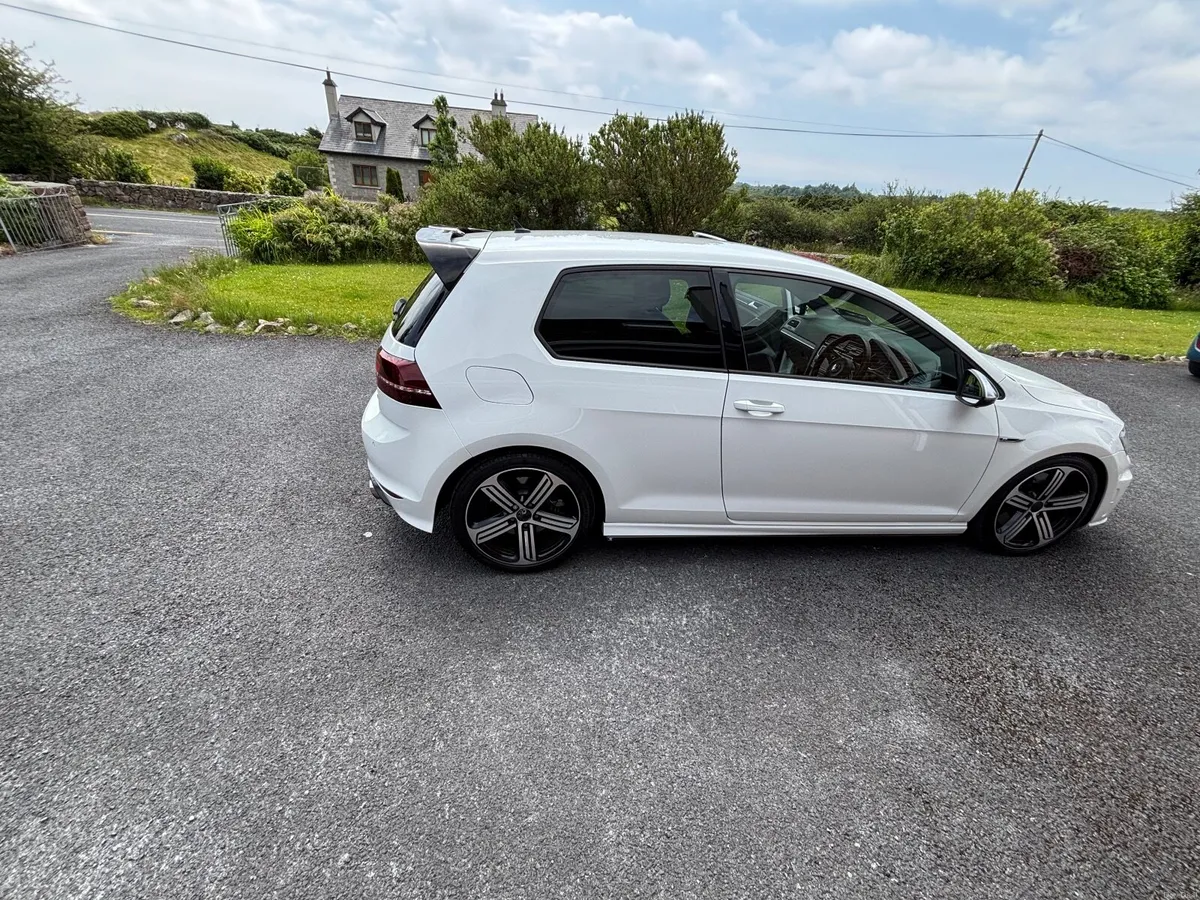 2014 Golf R 2.0L TSI - Image 2