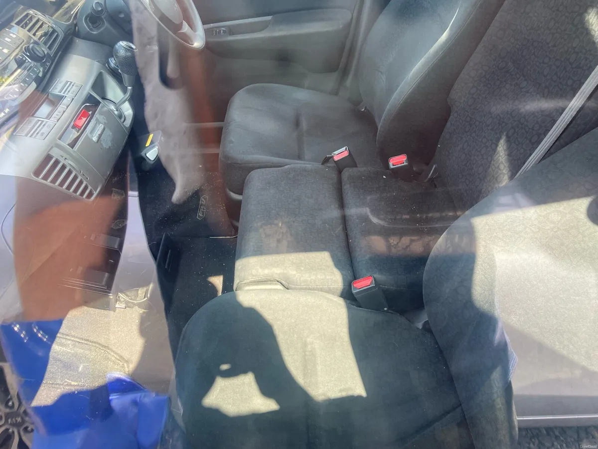 Luxury black Honda FR-V, NCT, 6 seats - Image 5