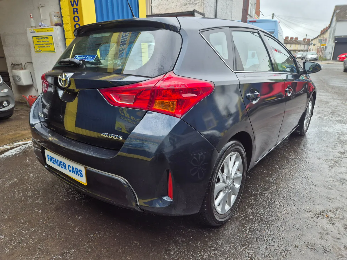 Toyota Auris 2013 - Image 4