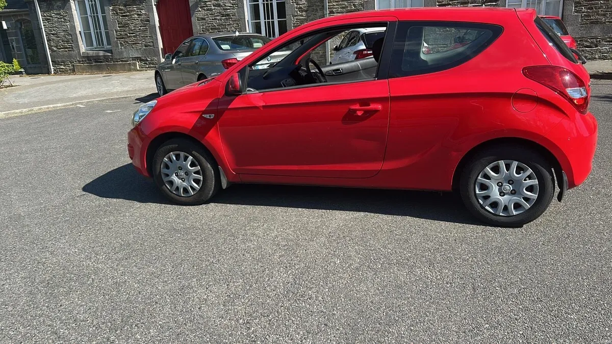 Hyundai i20 2011 - Image 2
