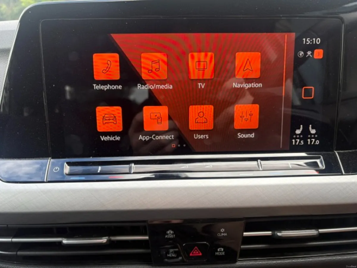 Volkswagen Golf 2023 - Image 3