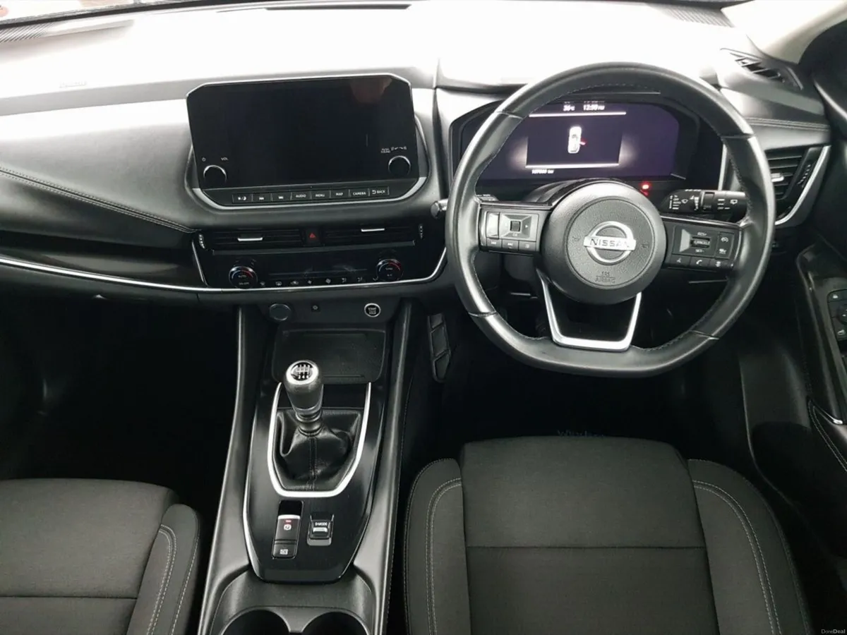 Nissan Qashqai 1.3 PET MILD HYBRID SV PREMIUM - Image 4