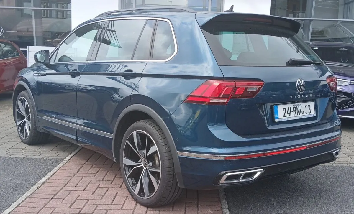 Volkswagen Tiguan R-Line 2.0 TDI 150HP **REAR VIEW - Image 4