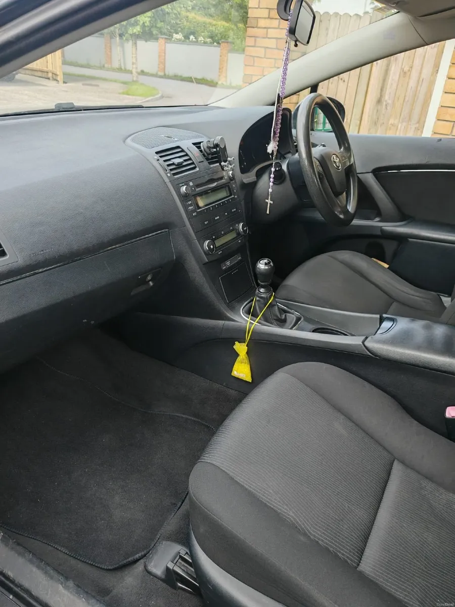 Toyota Avensis 2011 - Image 3