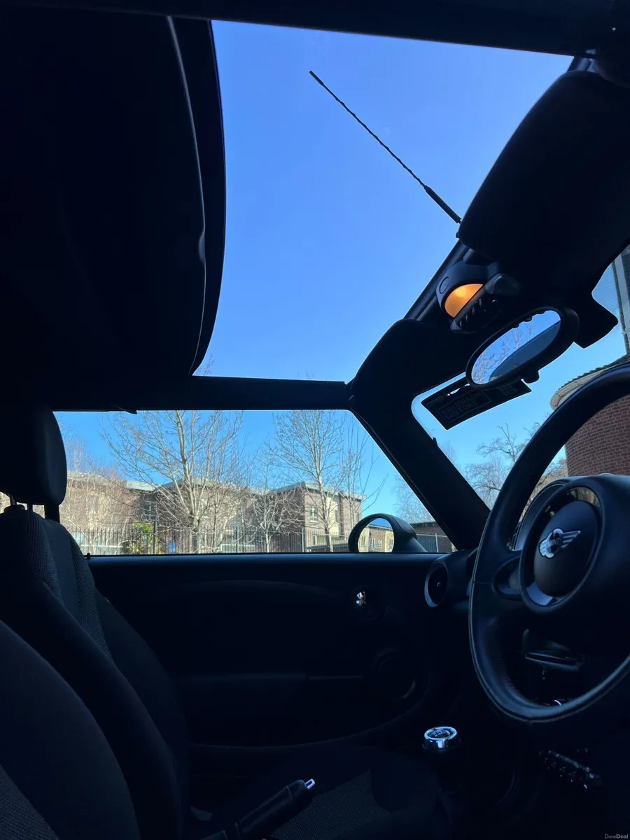Mini Convertible - Image 4