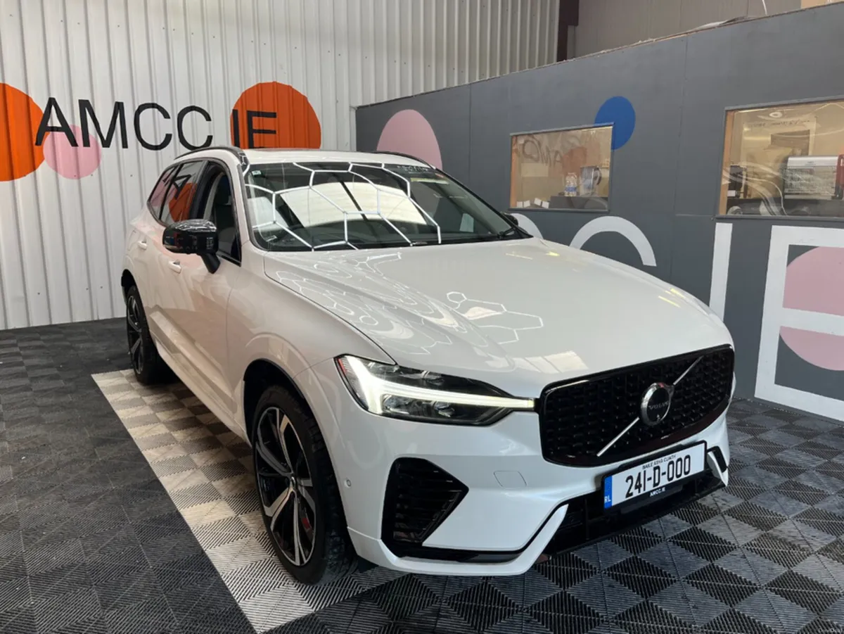 Volvo XC60 2024 VOLVO XC60 RECHARGE T6 PLUG-IN 2.0 - Image 1