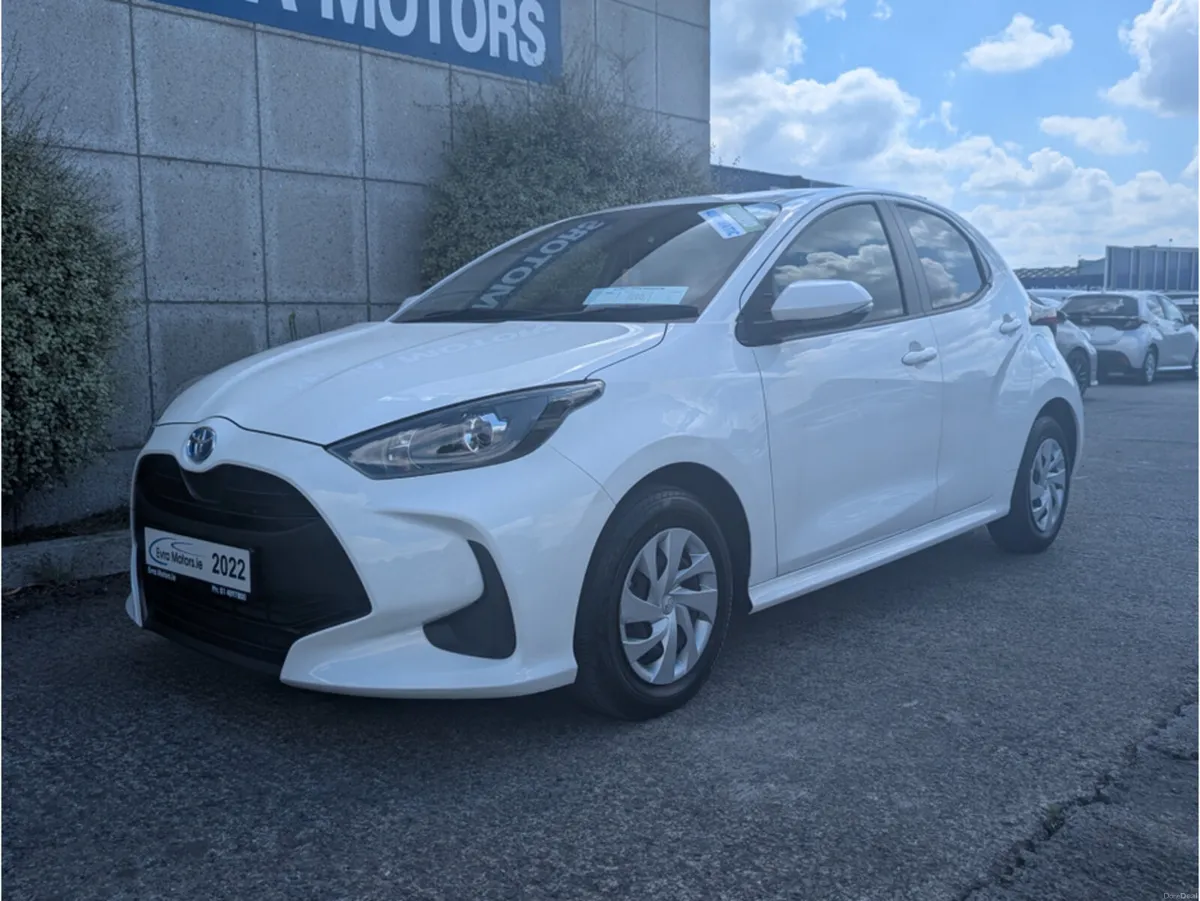 Toyota Yaris X HYBRID AUTOMATIC 1.5 PETROL //LOW M - Image 4