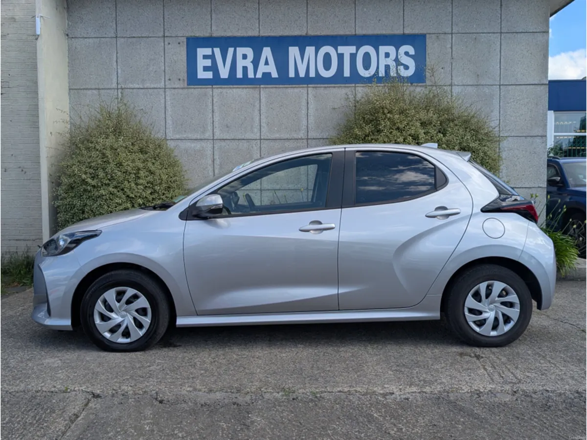 Toyota Yaris X HYBRID AUTOMATIC 1.5 PETROL //LOW M - Image 4