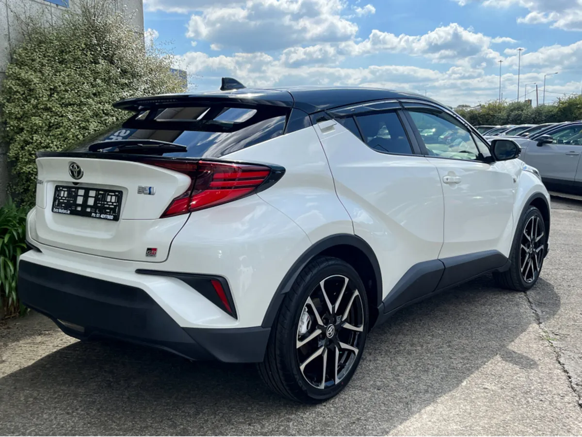 Toyota C-HR GR SPORT AUTOMATIC HYBRID 1.8 PETROL / - Image 4