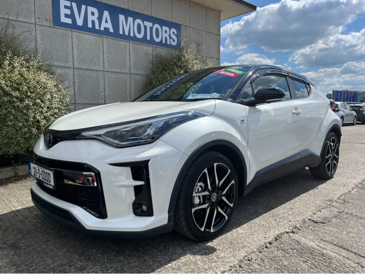 Toyota C-HR GR SPORT AUTOMATIC HYBRID 1.8 PETROL / - Image 6