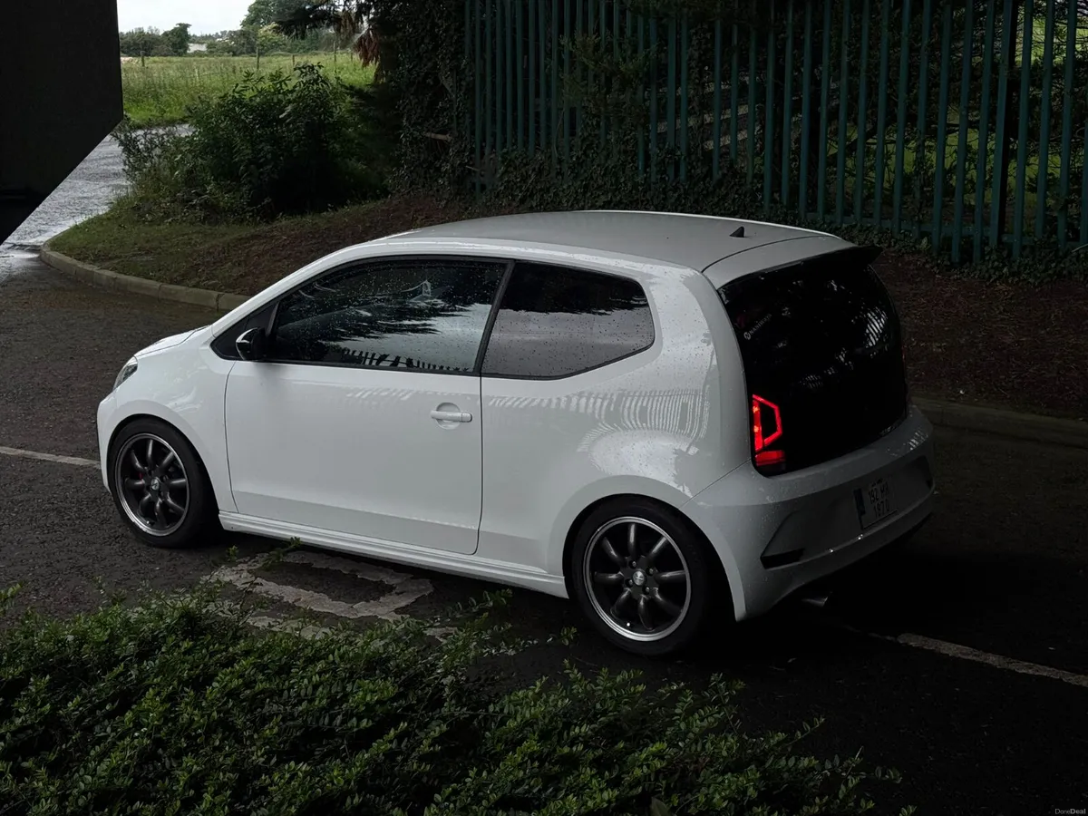 Volkswagen UP GTI - Image 2