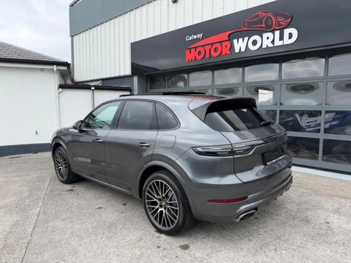 Porsche Cayenne CAYENNE ESTATE E-HYBRID 5DR TIPTRO - Image 2