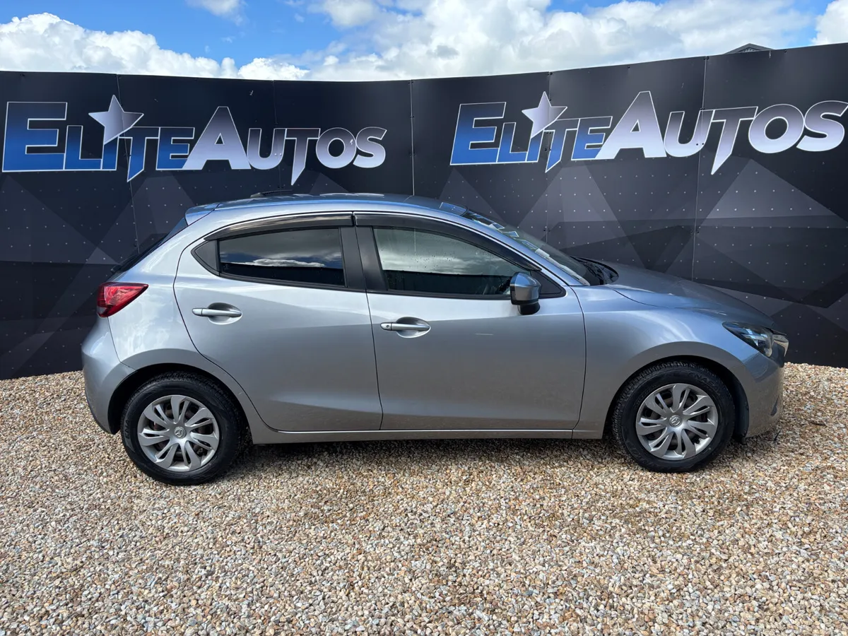 Mazda Demio Skyactive 1.3 Automatic - Image 6