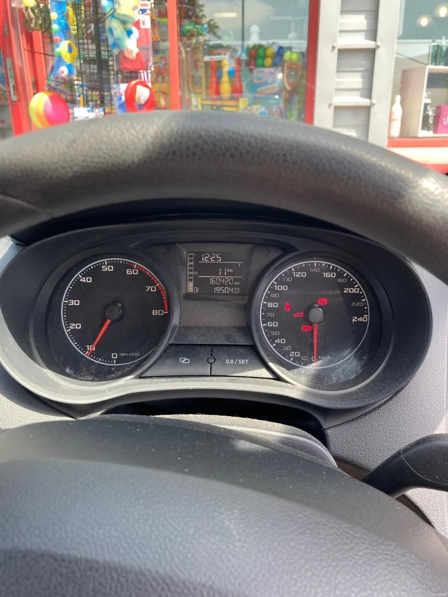 SEAT Ibiza 2016 - Image 2