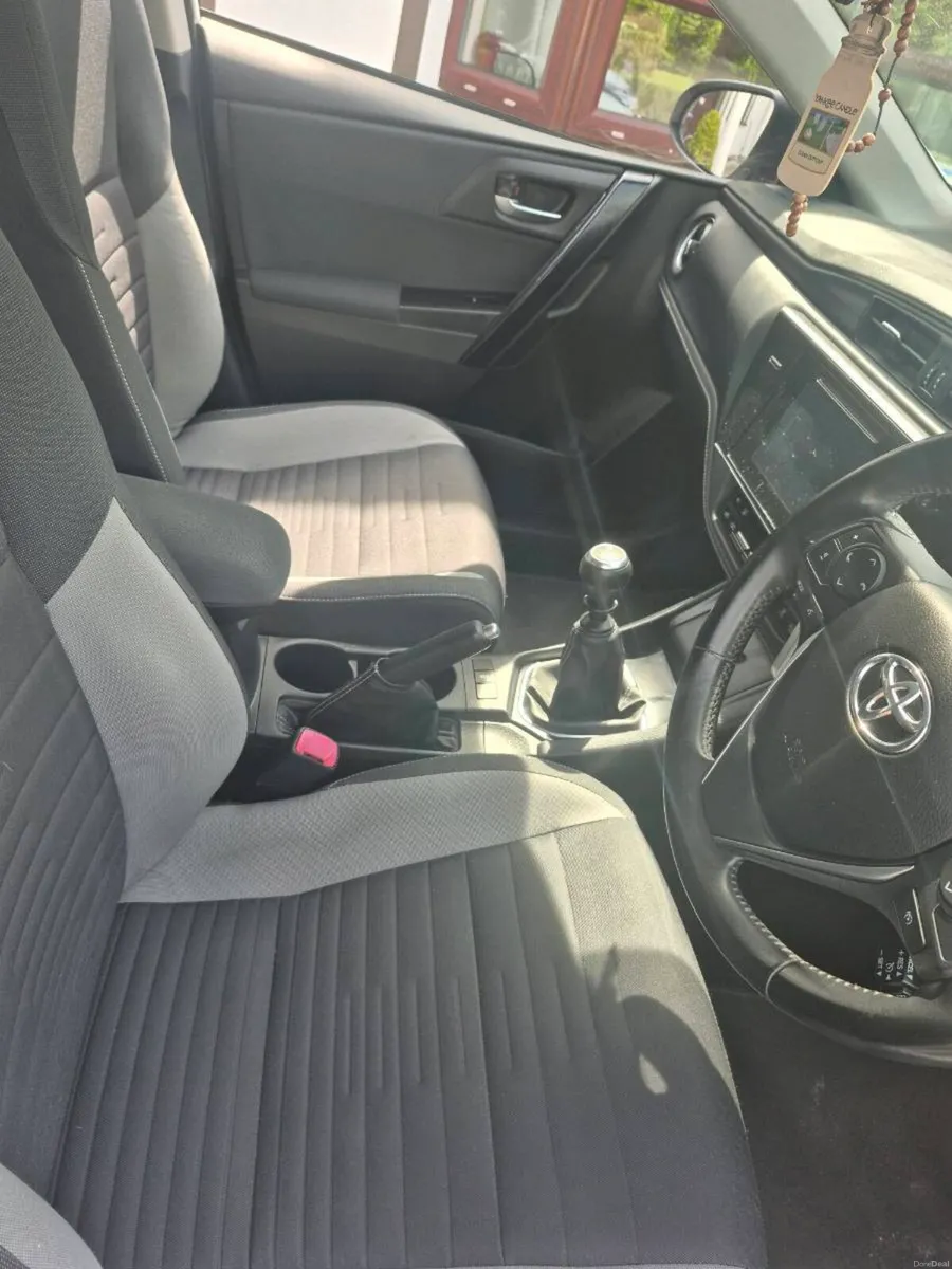 Toyota Auris Luna - Image 2
