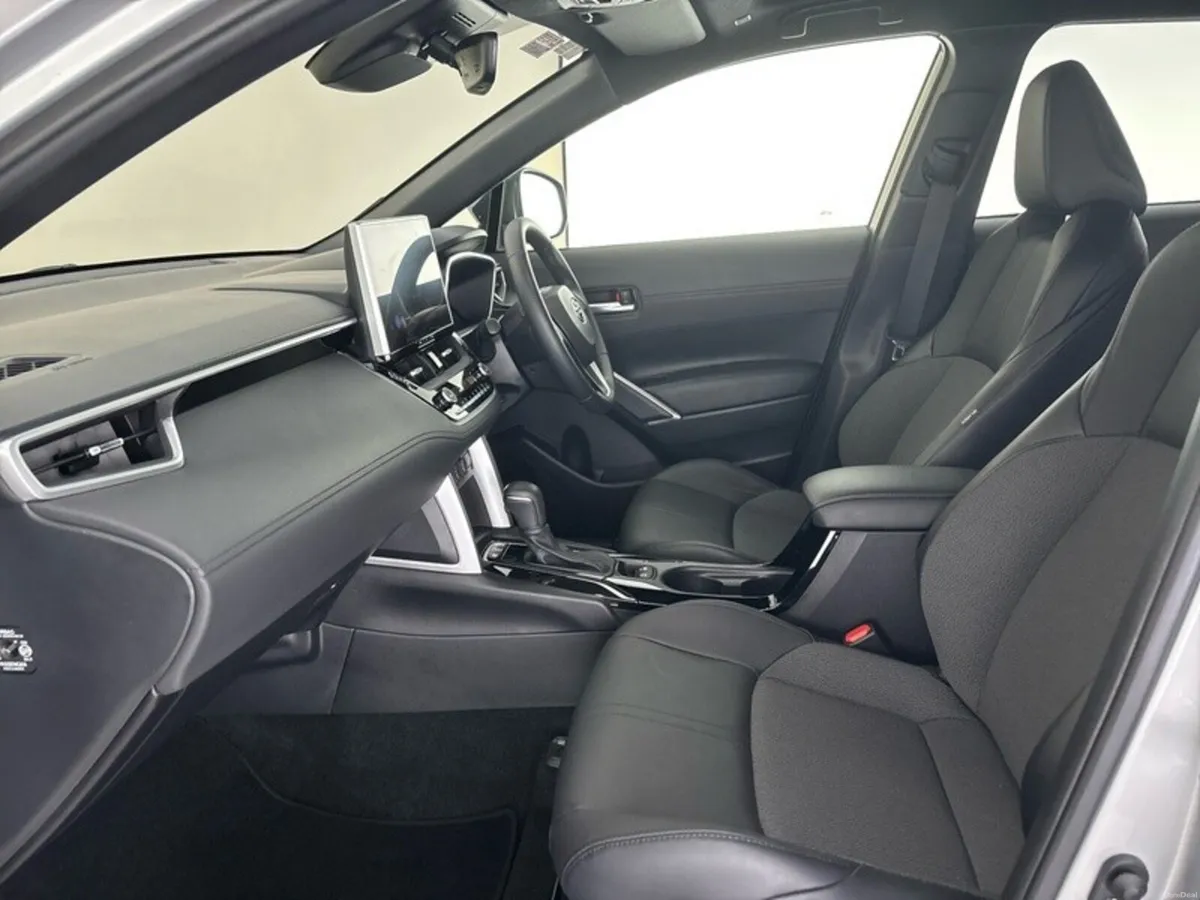Toyota Corolla Cross COROLLA CROSS HYBRID SOL - Image 6