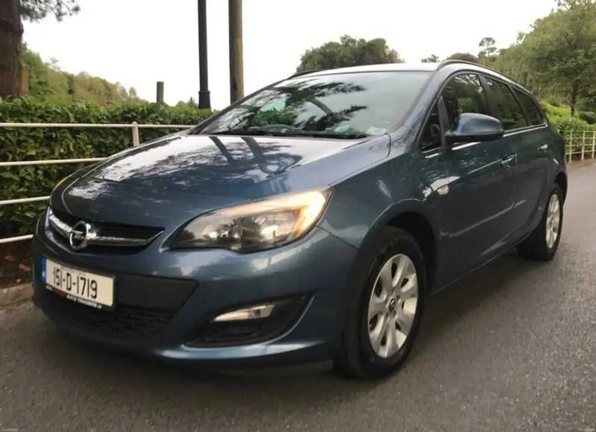 2015 Opel Astra - Image 1