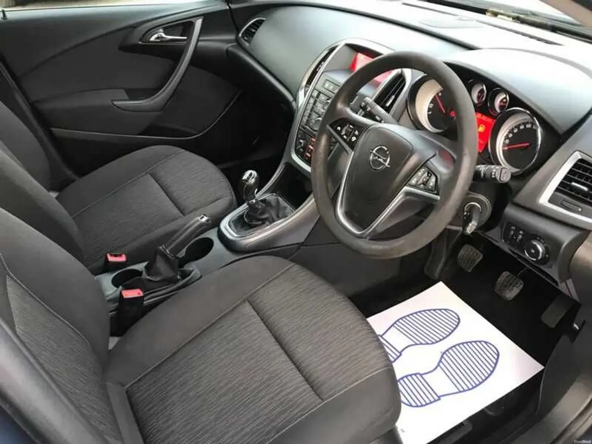 2015 Opel Astra - Image 3
