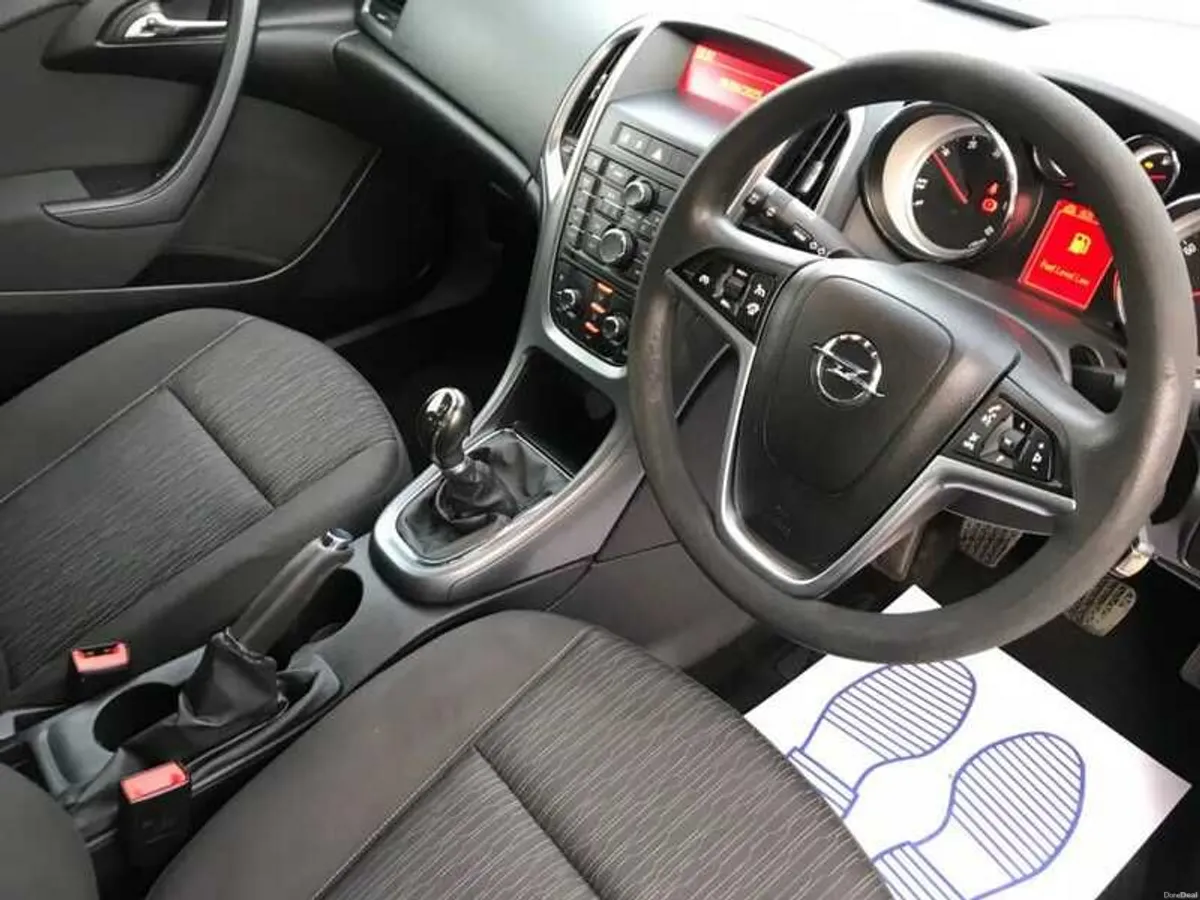 2015 Opel Astra - Image 5