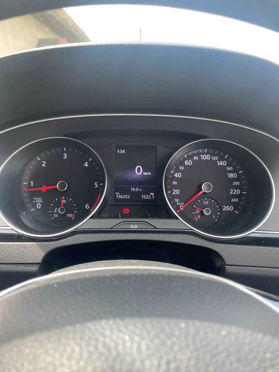 Volkswagen Passat - Image 4