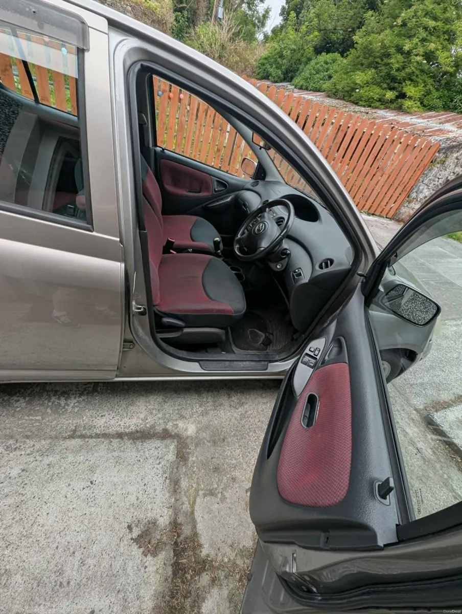 Toyota Yaris 2006 - Image 2