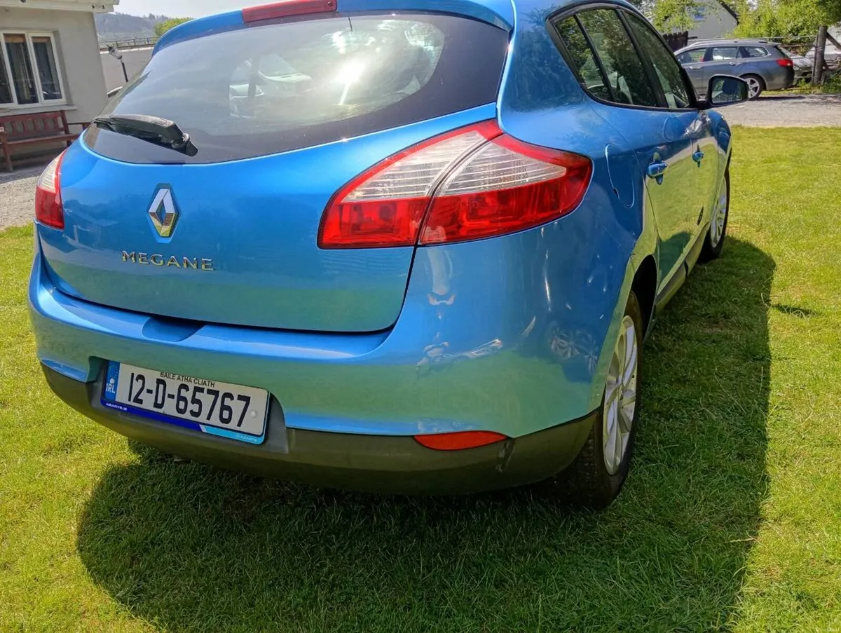 Low mileage Renault magane 5 door - Image 3