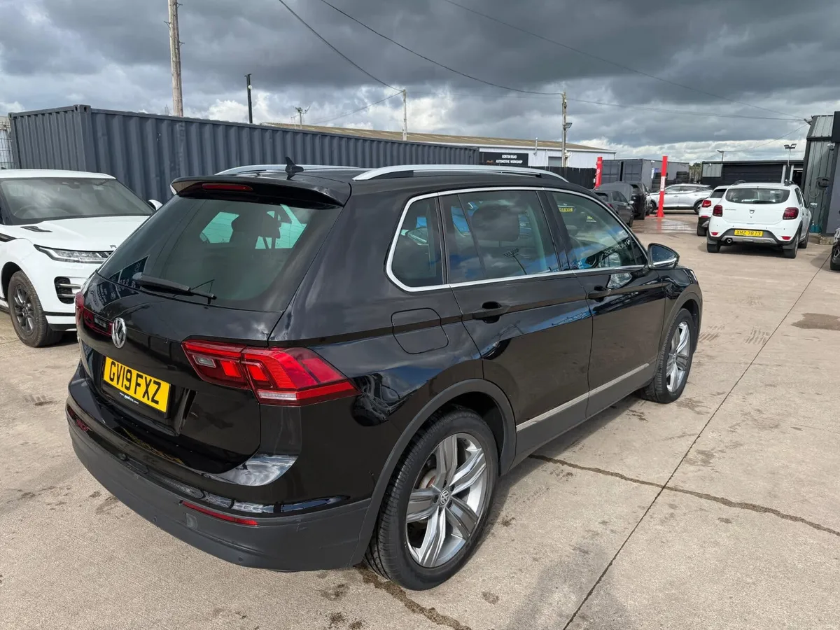 2019 Volkswagen Tiguan - Image 2