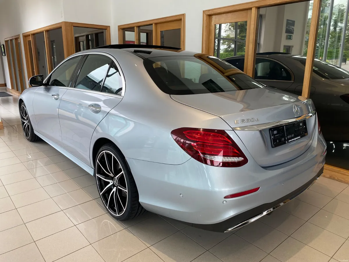 Mercedes-Benz E-Class 2016 220D AMG LINE Premium - Image 4