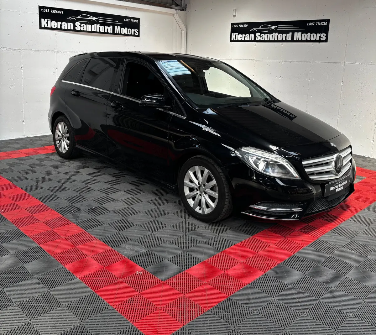 2013 MERCEDES B-CLASS - 59,000 KM - - Image 4