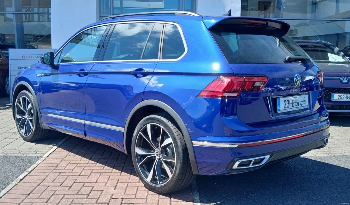Volkswagen Tiguan R-line 2.0 TDI 150HP **REAR VIEW - Image 4