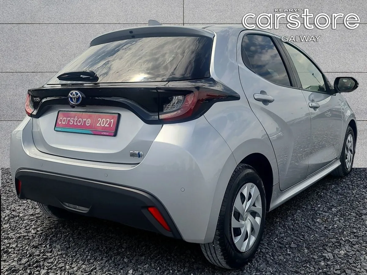 Toyota Yaris Hybrid X - Image 3