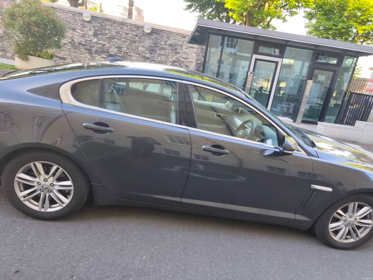 Jaguar XF 2013 - Image 6