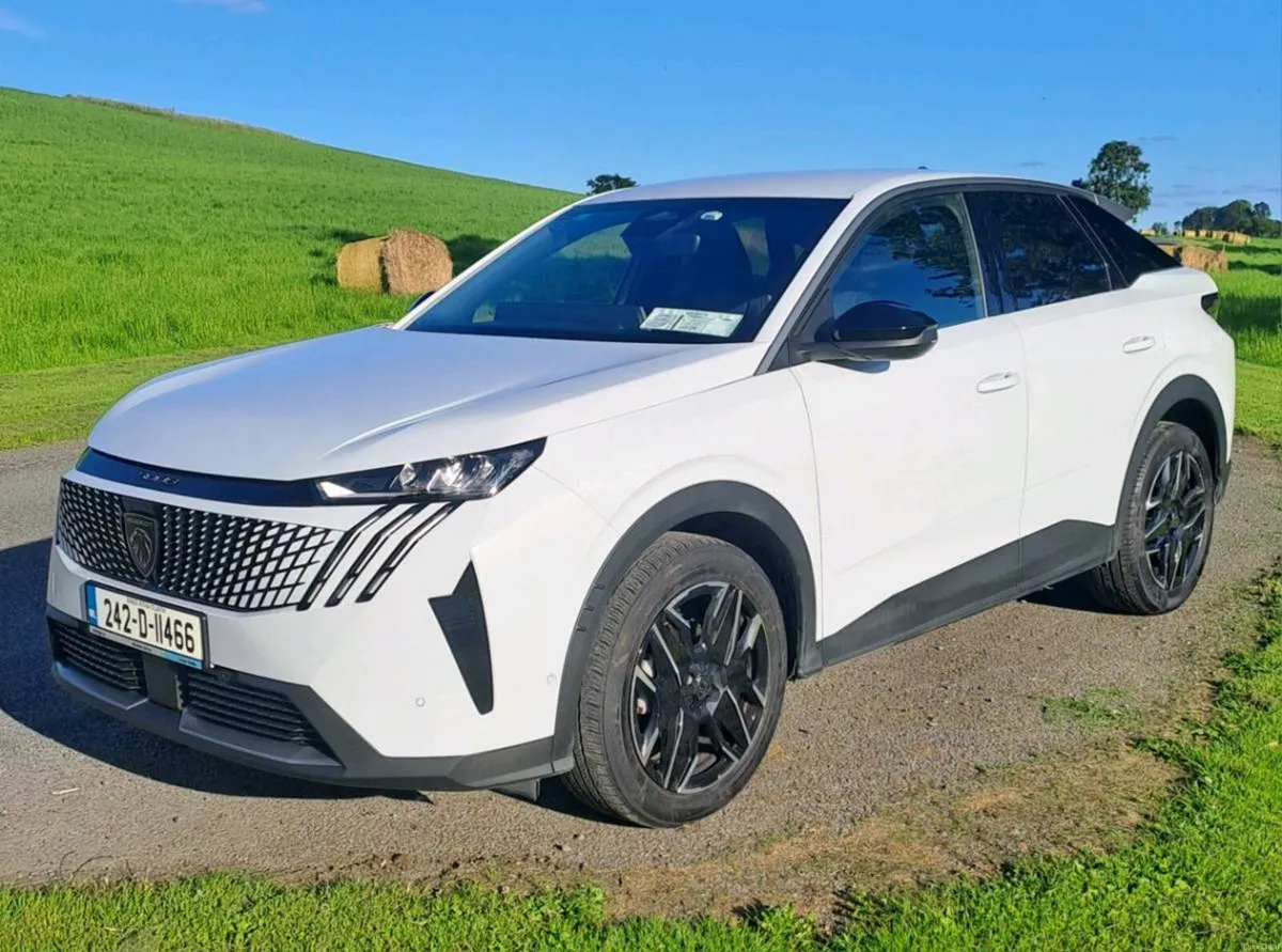 242 Peugeot 3008 Allure 1.2 MHEV Auto - Image 1