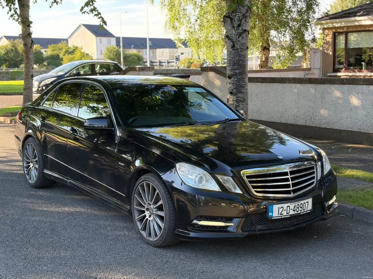 NCT-10/26 | Auto Mercedes E220 AMG-SportLine - Image 2