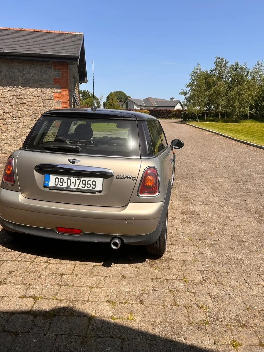 Mini Cooper 2009 - Image 2