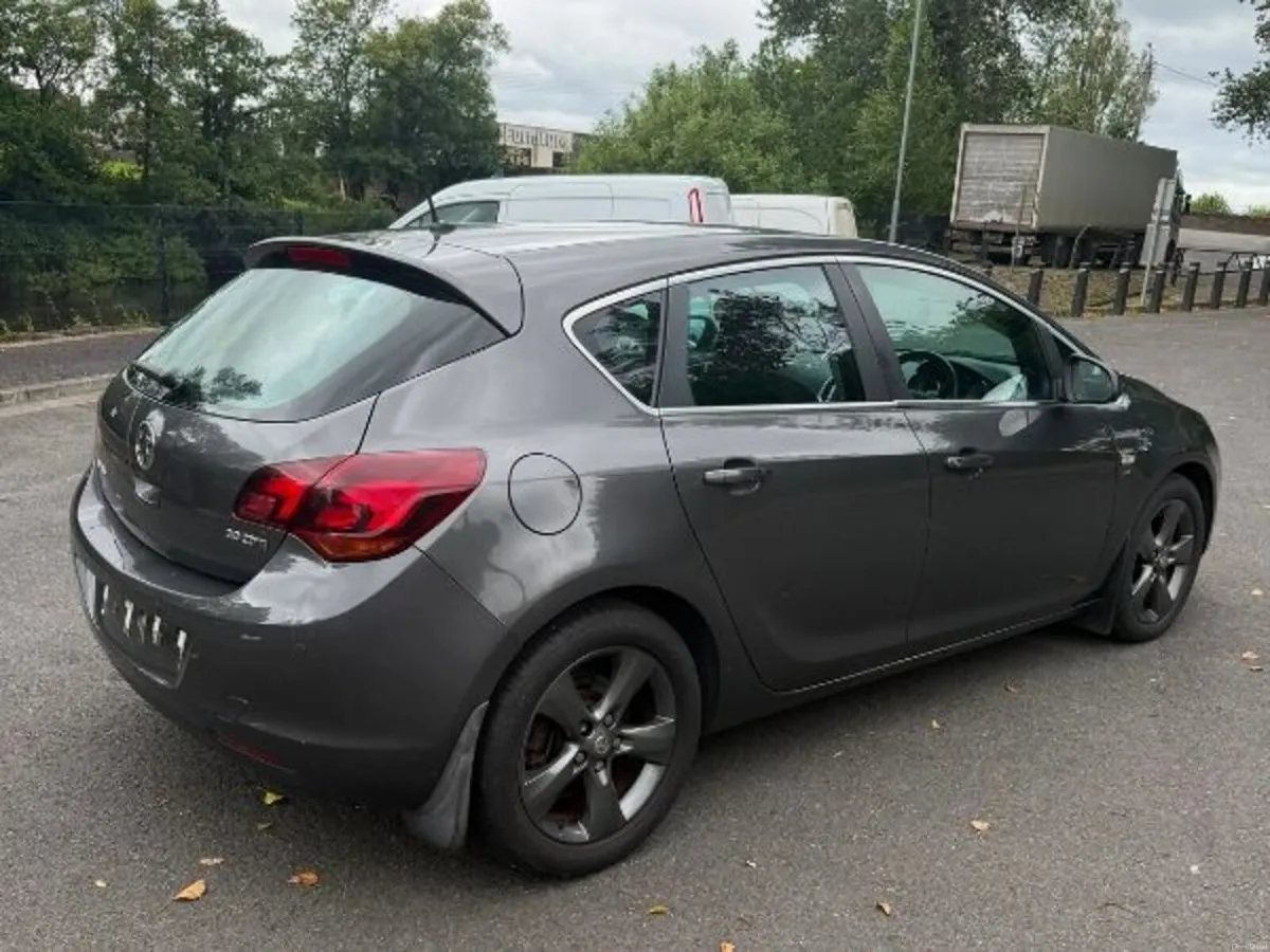 Vauxhall Astra 2012 - Image 3