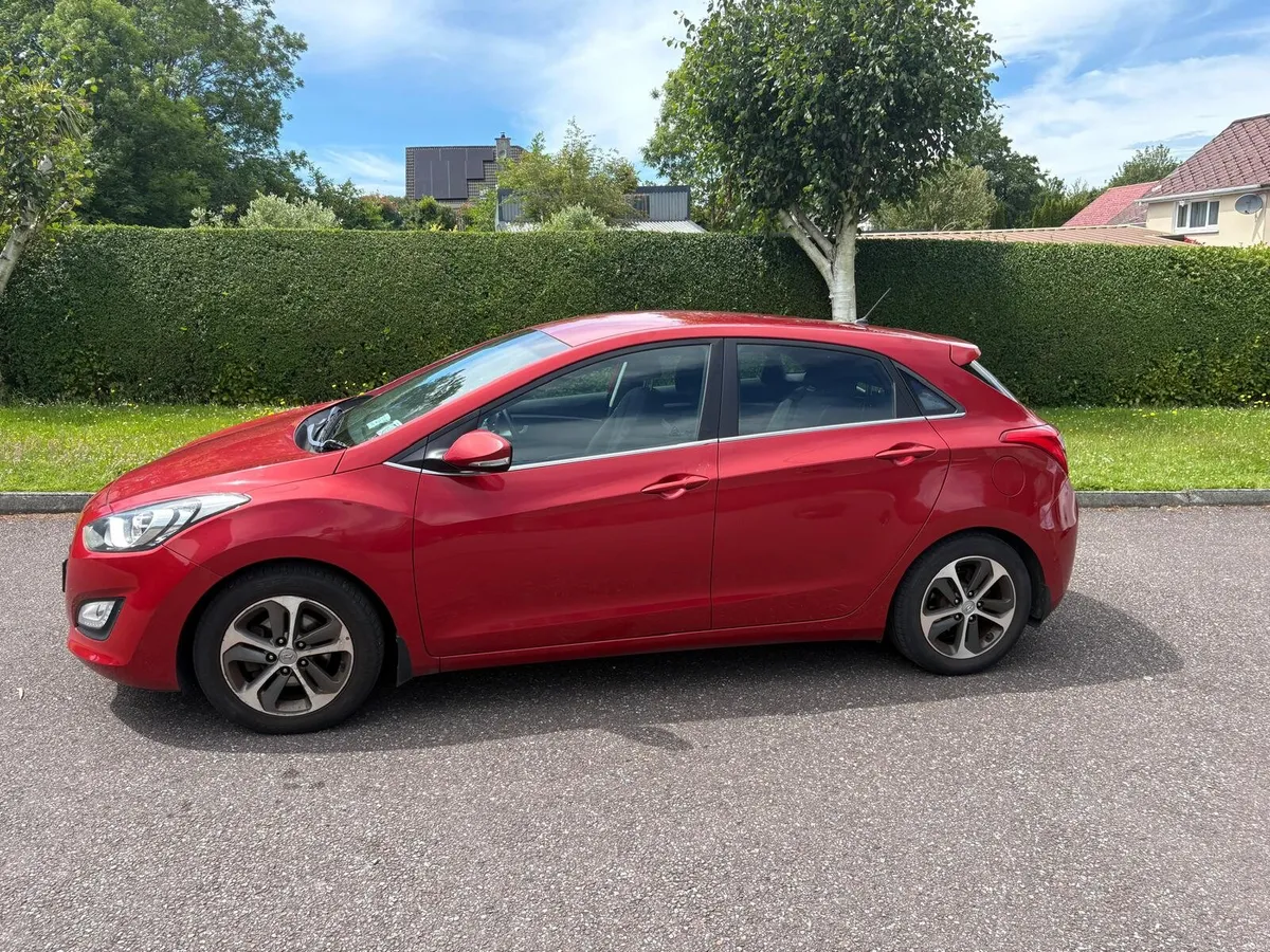 Hyundai i30 Deluxe*LOW MILEAGE*1 OWNER* NCT AUG27 - Image 1