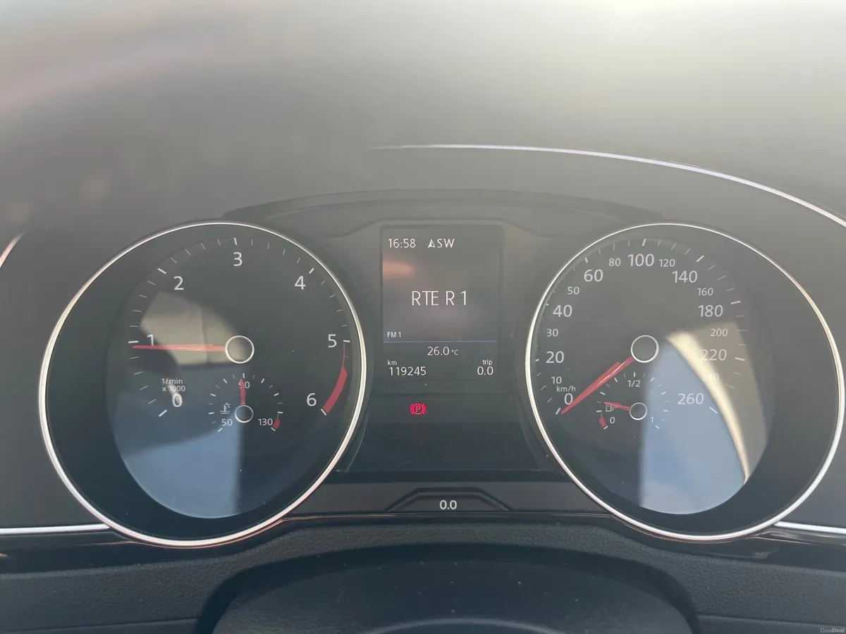 Volkswagen Passat 2019 - Image 6