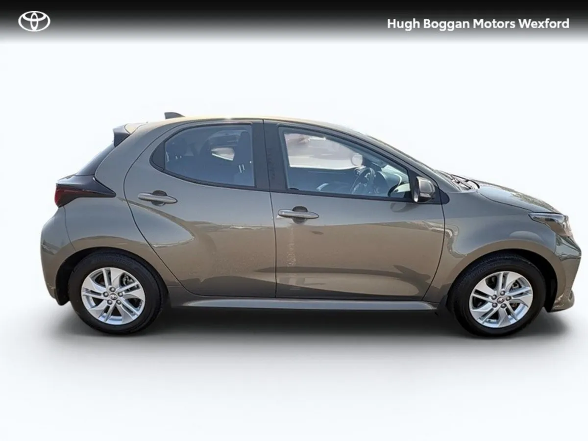 Toyota Yaris Hybrid Luna - Image 3