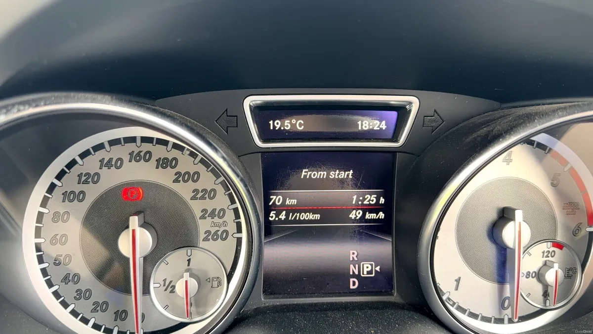 Mercedes CLA 180 CDI Auto |  NCT 02/27 | Cream - Image 3