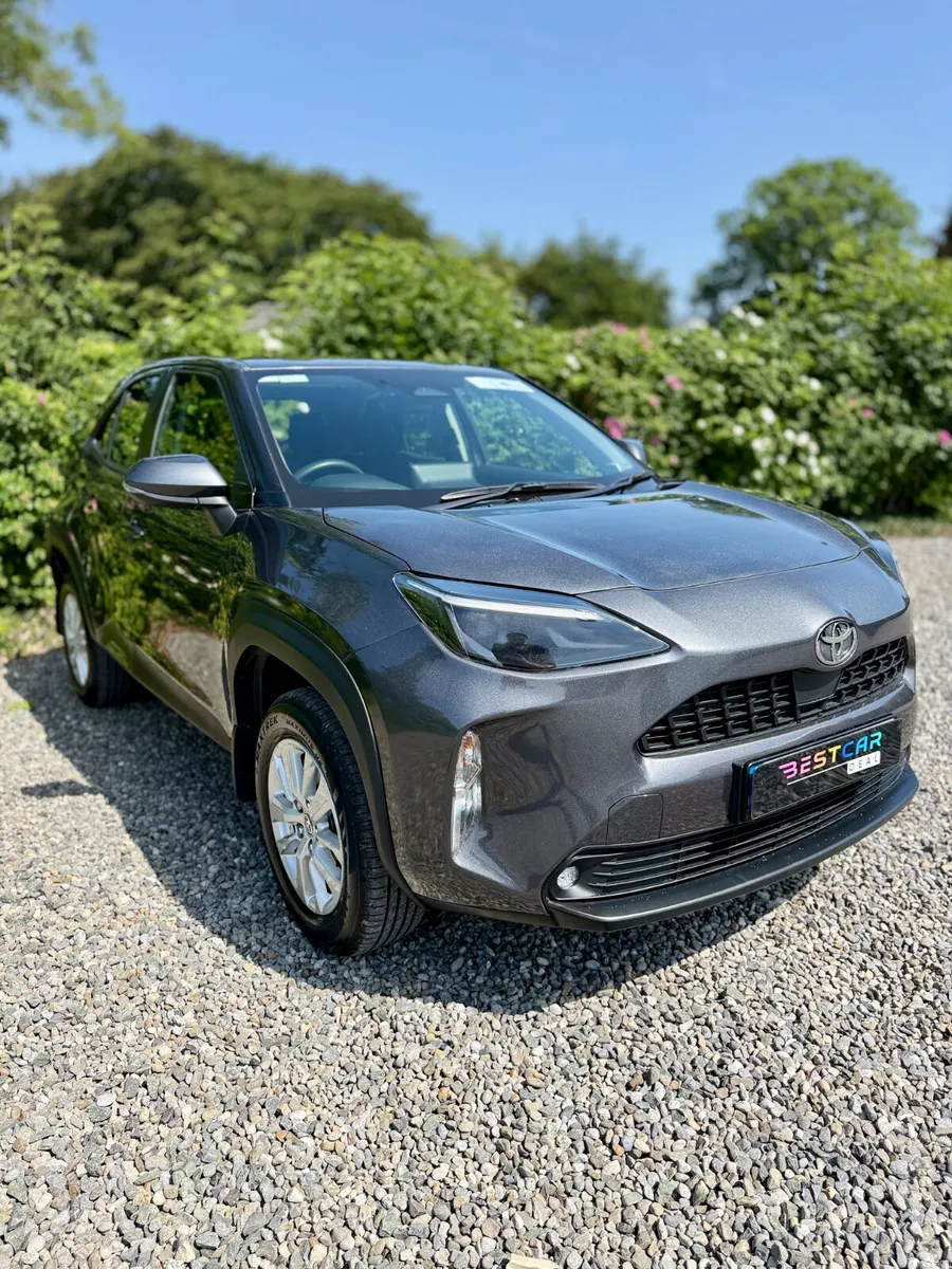 2025 Toyota Yaris Cross 1.5 Hybrid Luna Automatic - Image 3