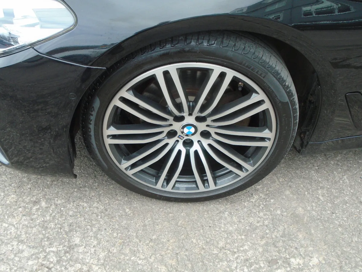 BMW 5-Series 2018 - Image 3
