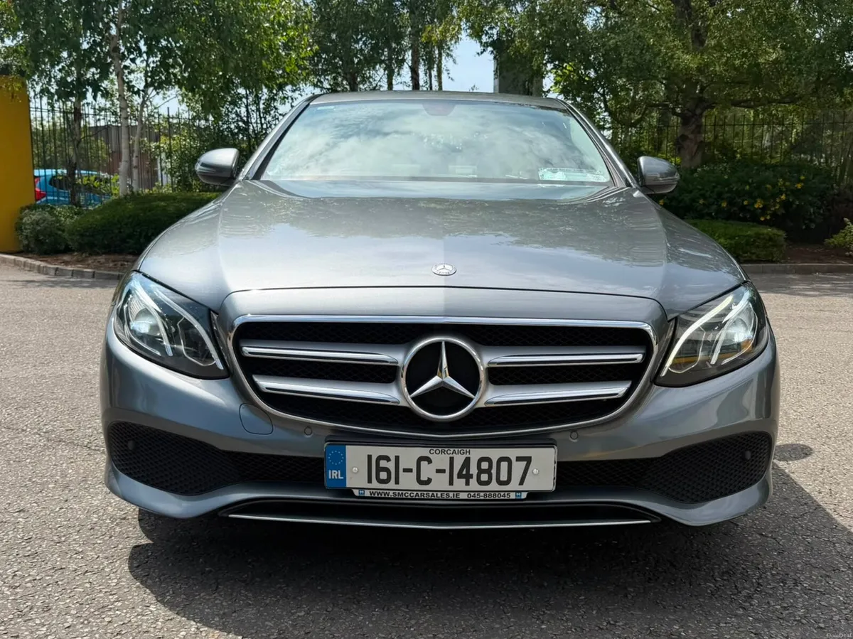 Mercedes-Benz E220D Avantgarde Sport Low Kms - Image 3
