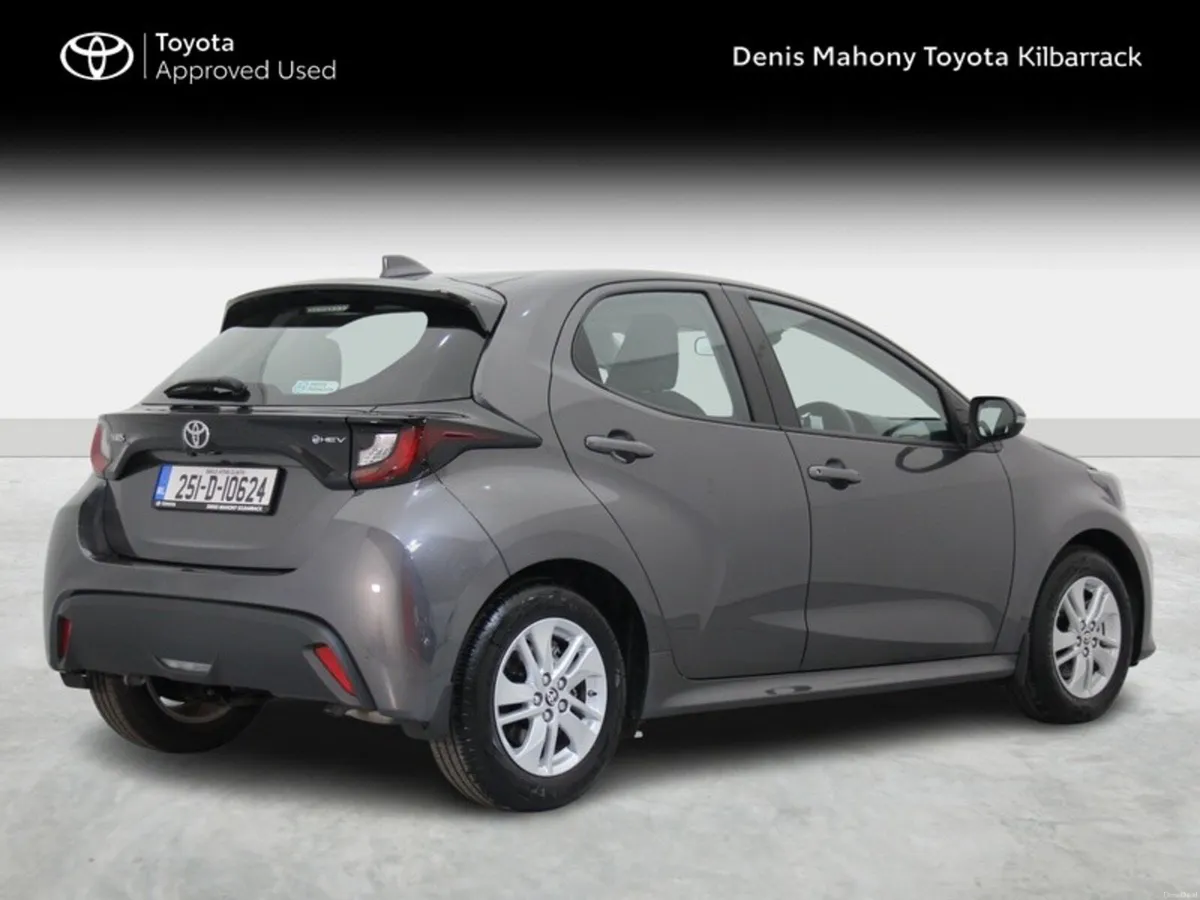 Toyota Yaris Yaris Hybrid 115 Luna - Image 2