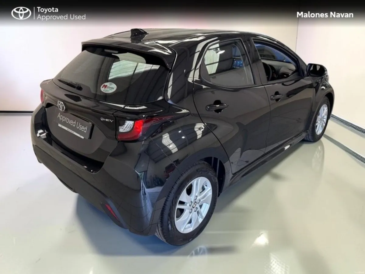 Toyota Yaris Yaris HEV Luna - Image 2