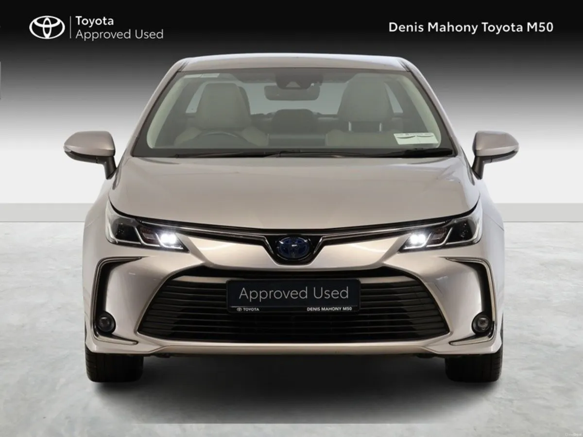 Toyota Corolla Luna Sport Hybrid Saloon - Image 5