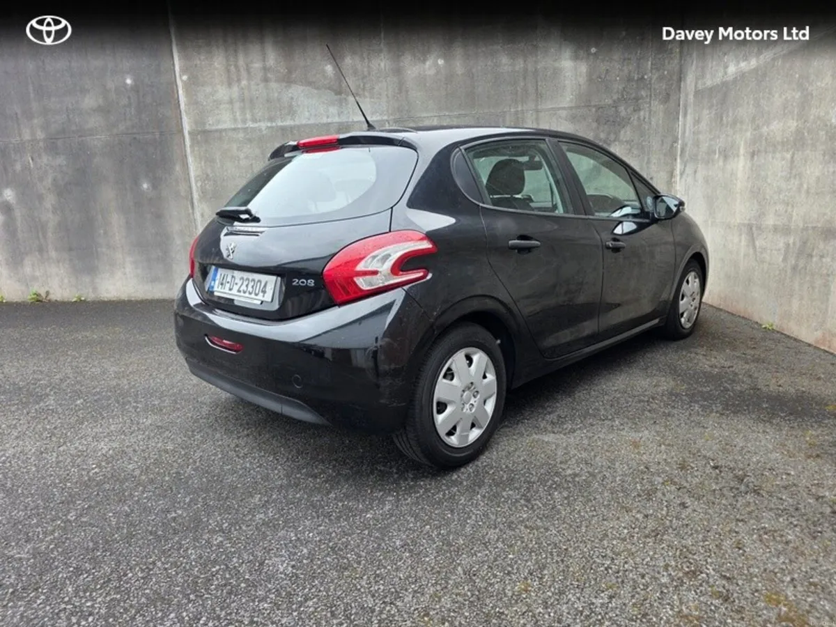 Peugeot 208 ACCESS 1.4 HDI 4DR - Image 2
