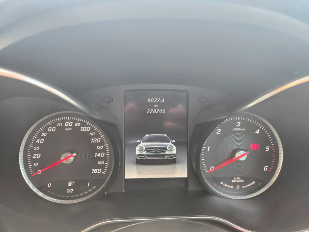 Mercedes-Benz C-Class C SERIES AMG LINE PREMIUM + - Image 4
